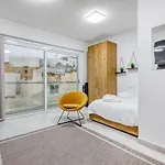 With Balcony And Easy Access To Main Towns Apartamento *