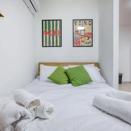 Apartmán Bright Studio With Private Balcony ,15 Min To Valletta *