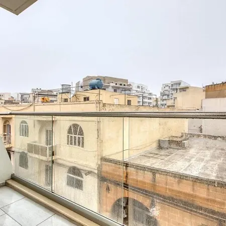 Bright Studio With Private Balcony ,15 Min To Valletta Apartmán Tal Guardamangia