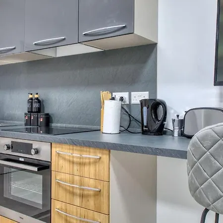 Bright Studio With Private Balcony ,15 Min To Valletta Apartmán *