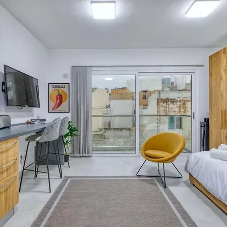Apartmán Bright Studio With Private Balcony ,15 Min To Valletta *