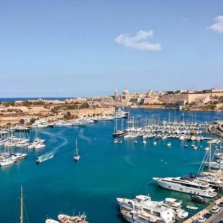 Bright With Private Balcony ,15 Min To Valletta Appartement Tal Guardamangia