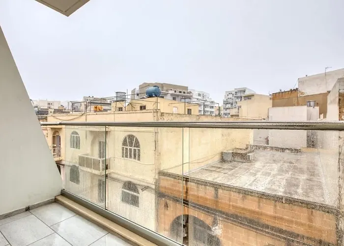 With Balcony And Easy Access To Main Towns Διαμέρισμα Tal Guardamangia