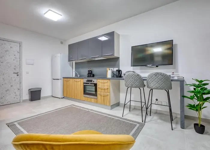 Διαμέρισμα With Balcony And Easy Access To Main Towns *